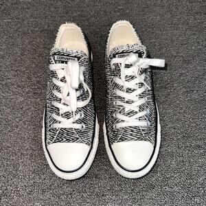Converse All Star Low Top Sneakers Womens 7 Black White Canvas Lace Up Shoes
